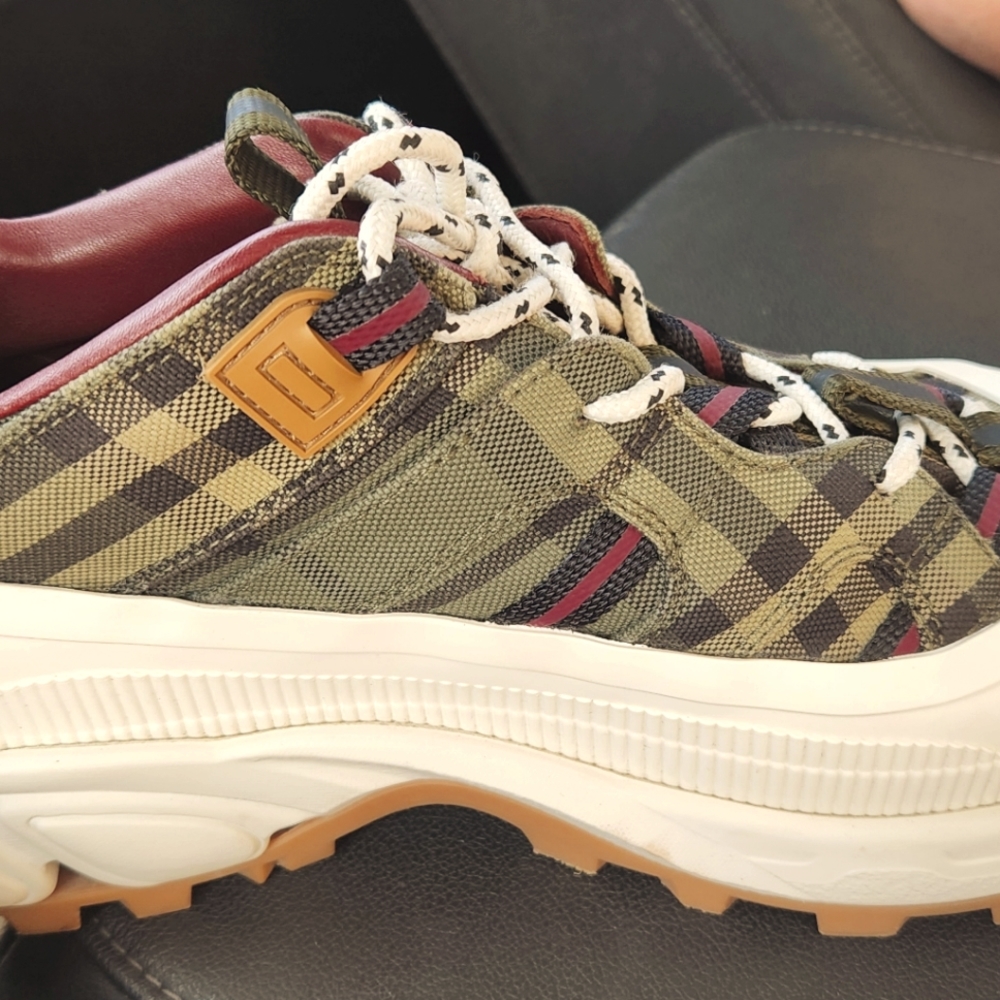 Burberry Tennis shoes US 8